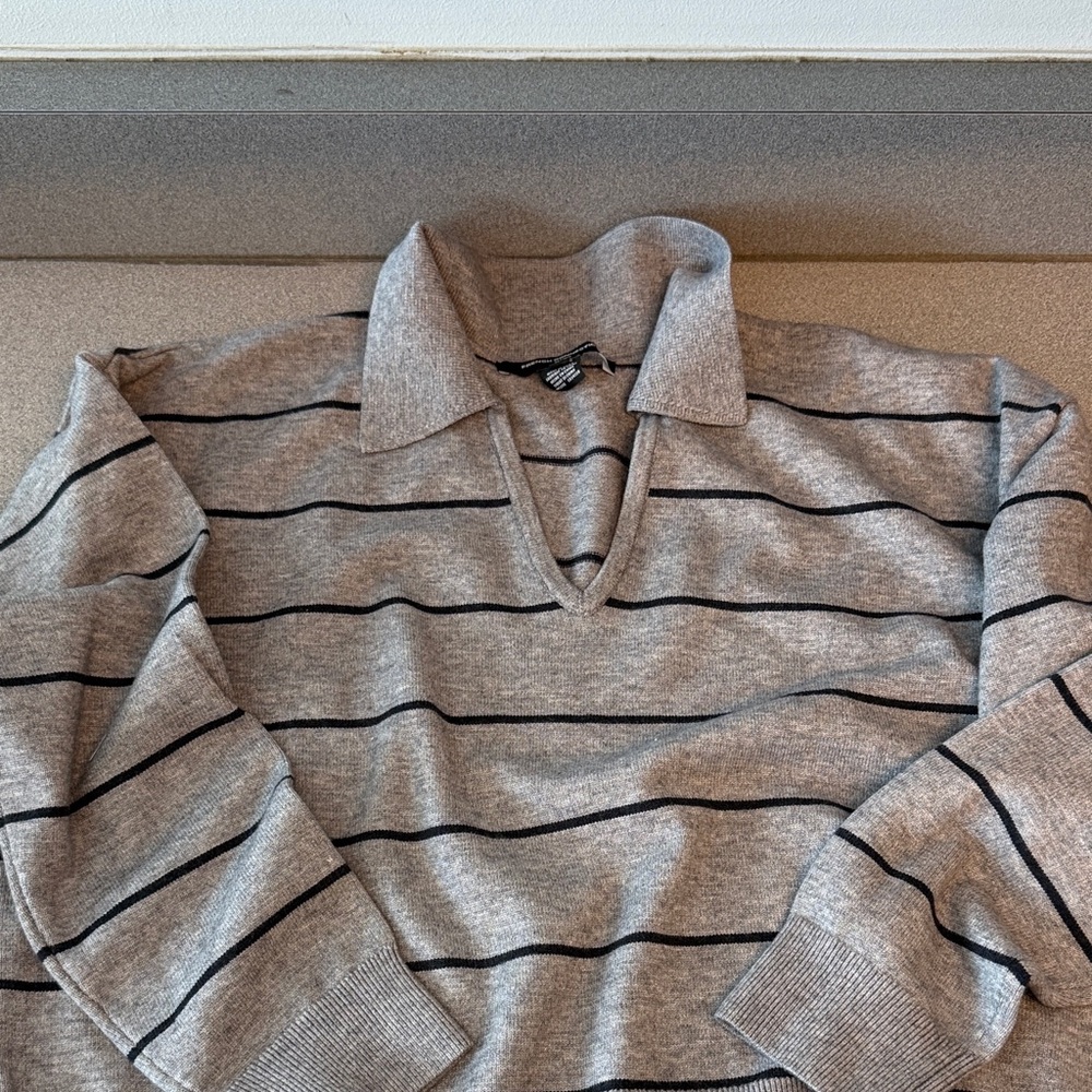 French Connection Gray V-Neck Sweater